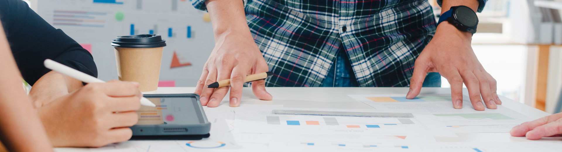 🚀 Comment lancer votre site web avec succès en 2025 : Guide simplifié par Najy Soft